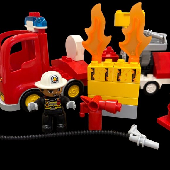 Lego Duplo Fire Truck Building Set With Ladder & Accessories - Picture 2 of 6